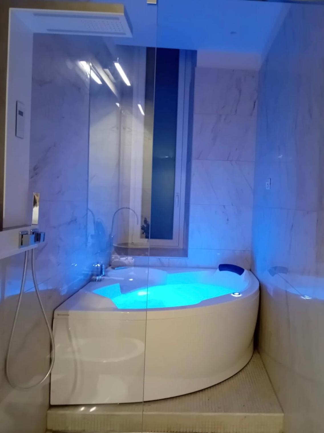 Bari Downtown Luxury Apartment Екстер'єр фото