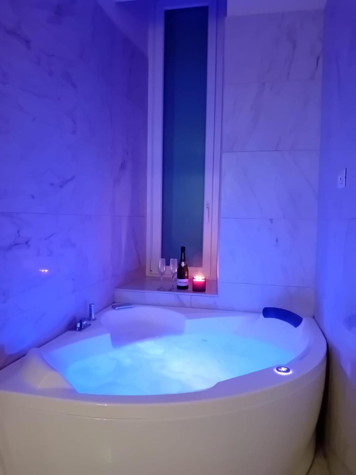Bari Downtown Luxury Apartment Екстер'єр фото
