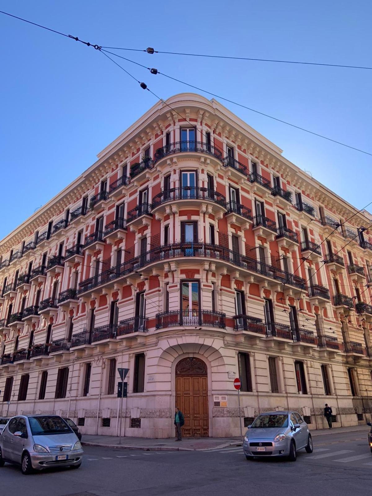 Bari Downtown Luxury Apartment Екстер'єр фото