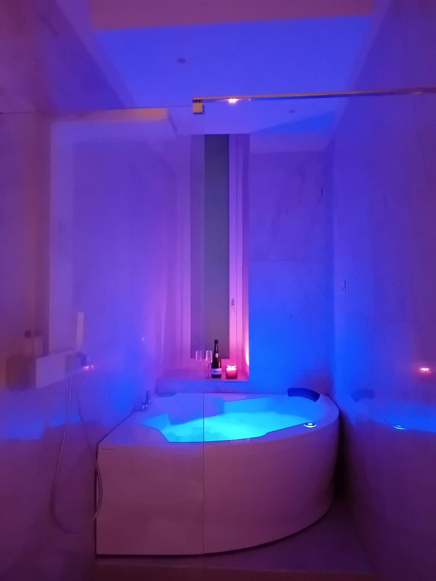 Bari Downtown Luxury Apartment Екстер'єр фото